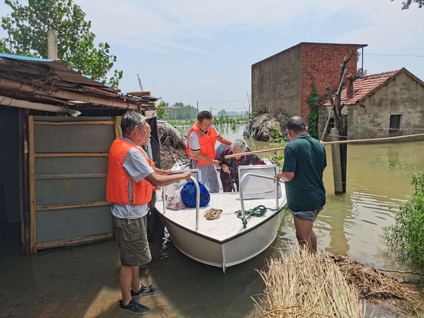 二龙回族乡人大代表开展汛期防汛工作 3.jpg