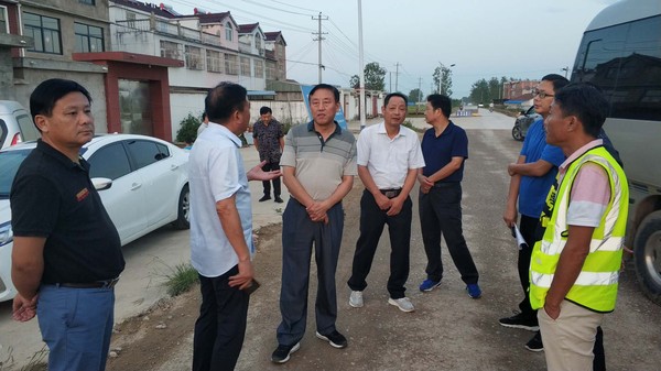 县人大常委会调研全县交通工程建设项目建设情况