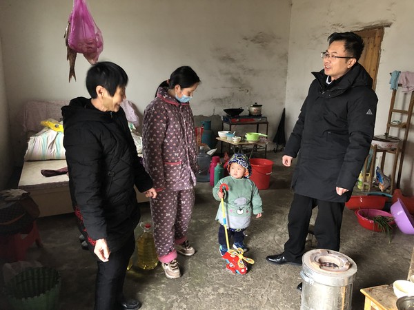 蒋集镇人大代表春节前开展走访慰问活动2.jpg