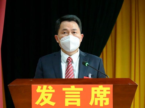 CpYIYGOnzJ-Ac2J1AACXncJDs4s859.jpg