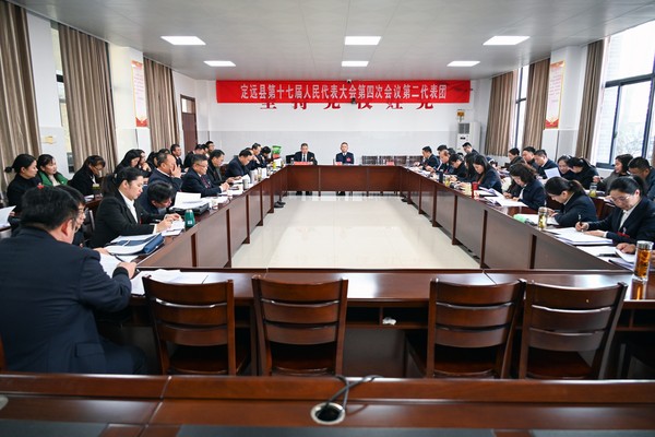 1.5邹军参加第二代表团讨论审议县人大常委会和法检＂两院＂工作报告.jpg