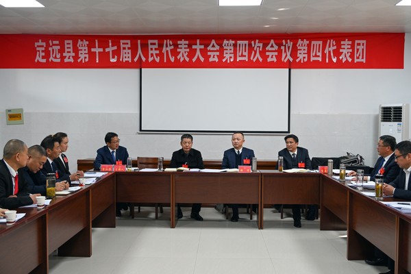 1.6邹军参加部分代表团审议县人大常委会和县法检＂两院＂工作报告.jpg