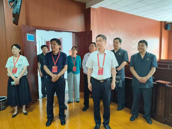 县人大常委会调研县法院民商事审判工作