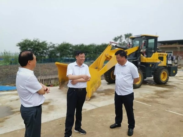 县人大常委会主任陈国祥调研我县供销社综合改革